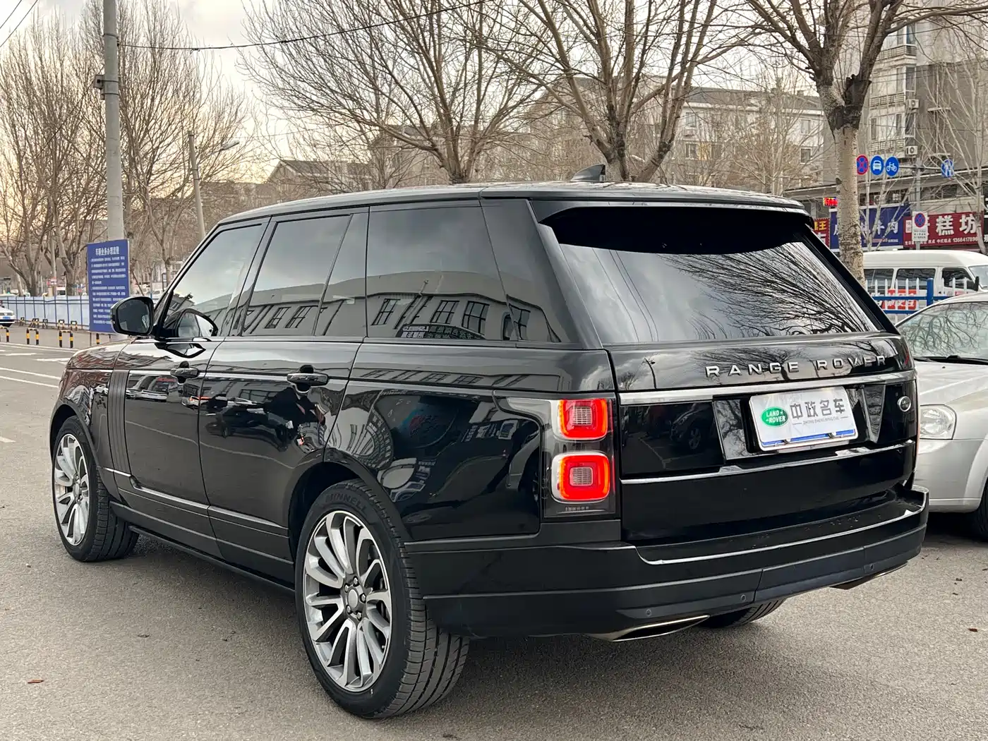 Land Rover Range Rover 2018 3.0 SC V6 Golden Age Edition фото 7