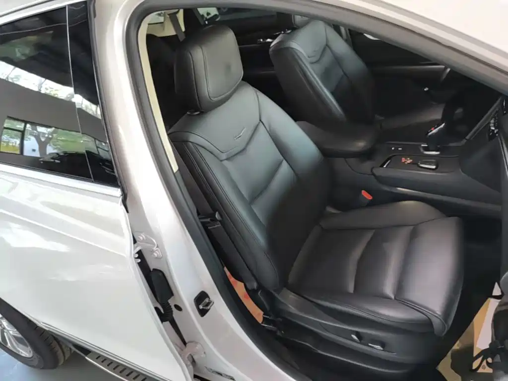 Cadillac XT5 2017 2016 25T Luxury Model