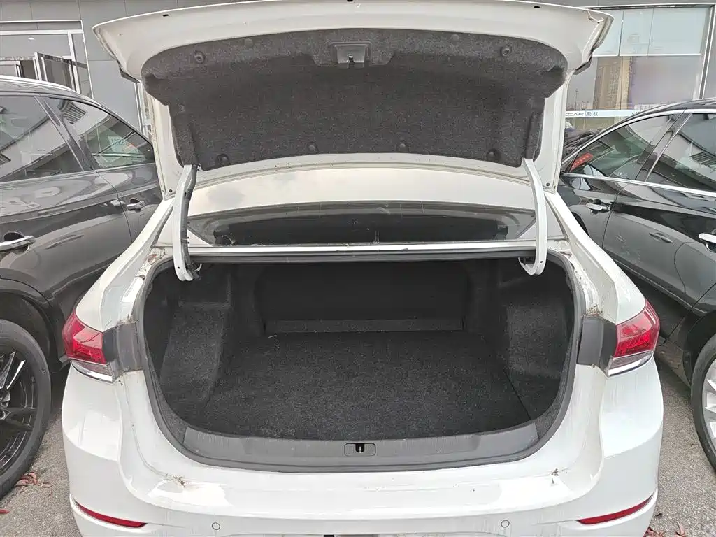 Buick Excelle 2021 Facelift Exemplar 1.5L Auto Progressive фото 15
