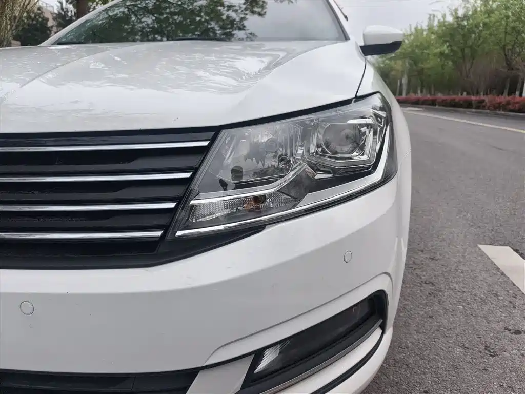 Volkswagen Lavida Tour 2017 230TSI DSG Comfort Edition фото 4
