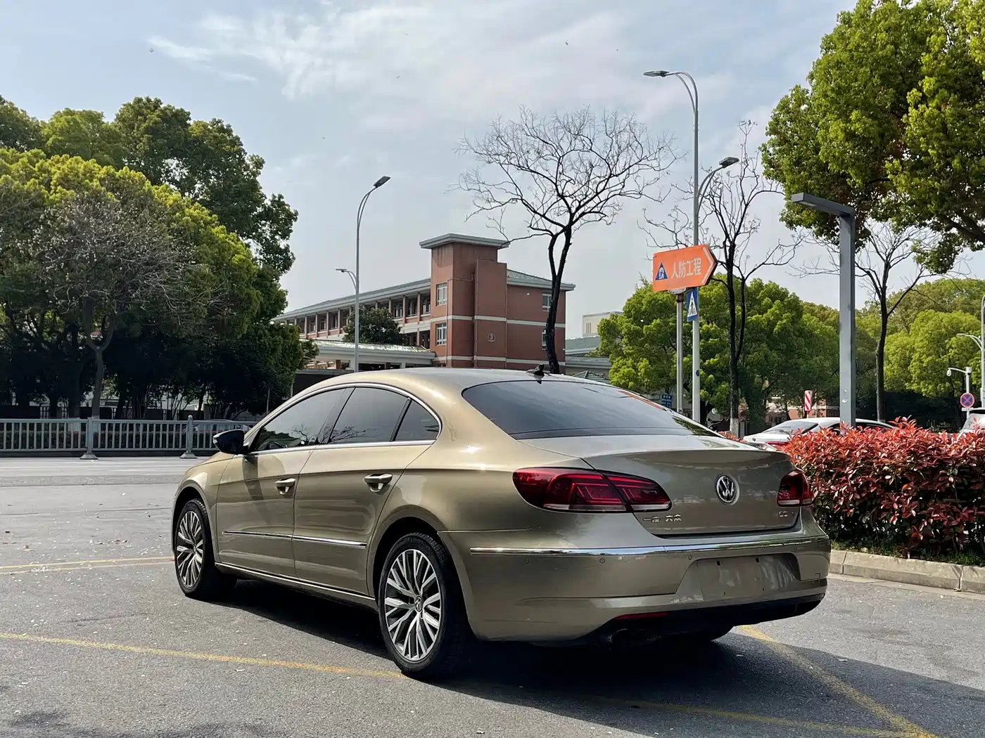 Volkswagen FAW-Volkswagen CC 2015 2.0TSI Luxury фото 6