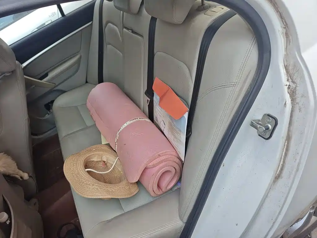 Geely Emgrand 2015 2015 Sedan 1.5L Manual Upward Edition