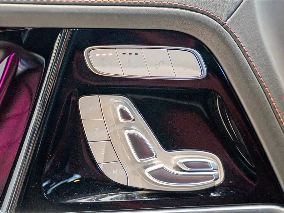 Mercedes-Benz G-Class 2024 G 500 фото 16
