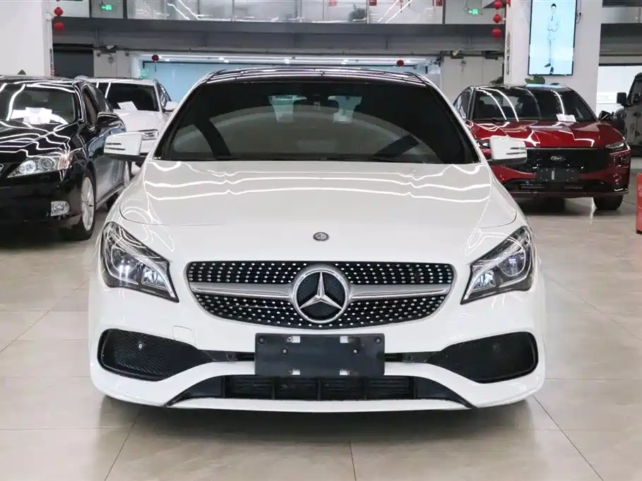 Mercedes-Benz CLA (Import) 2017 CLA 200 Fashion фото 2