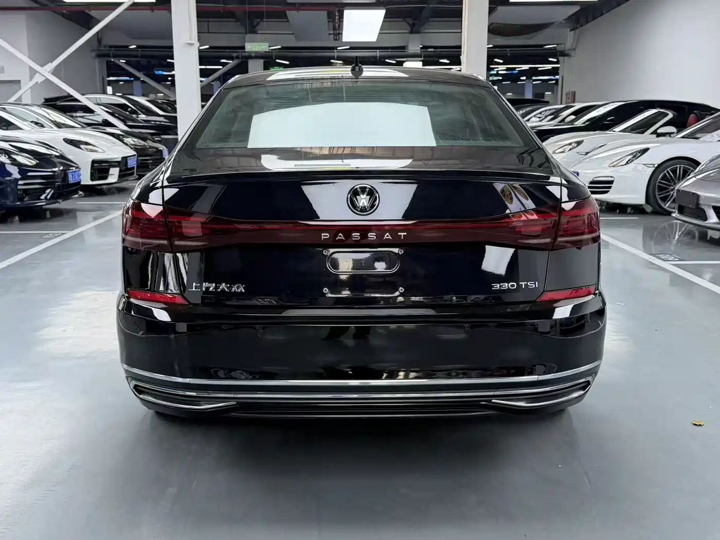 Volkswagen Passat 2023 330TSI Starlight Elite Edition фото 10