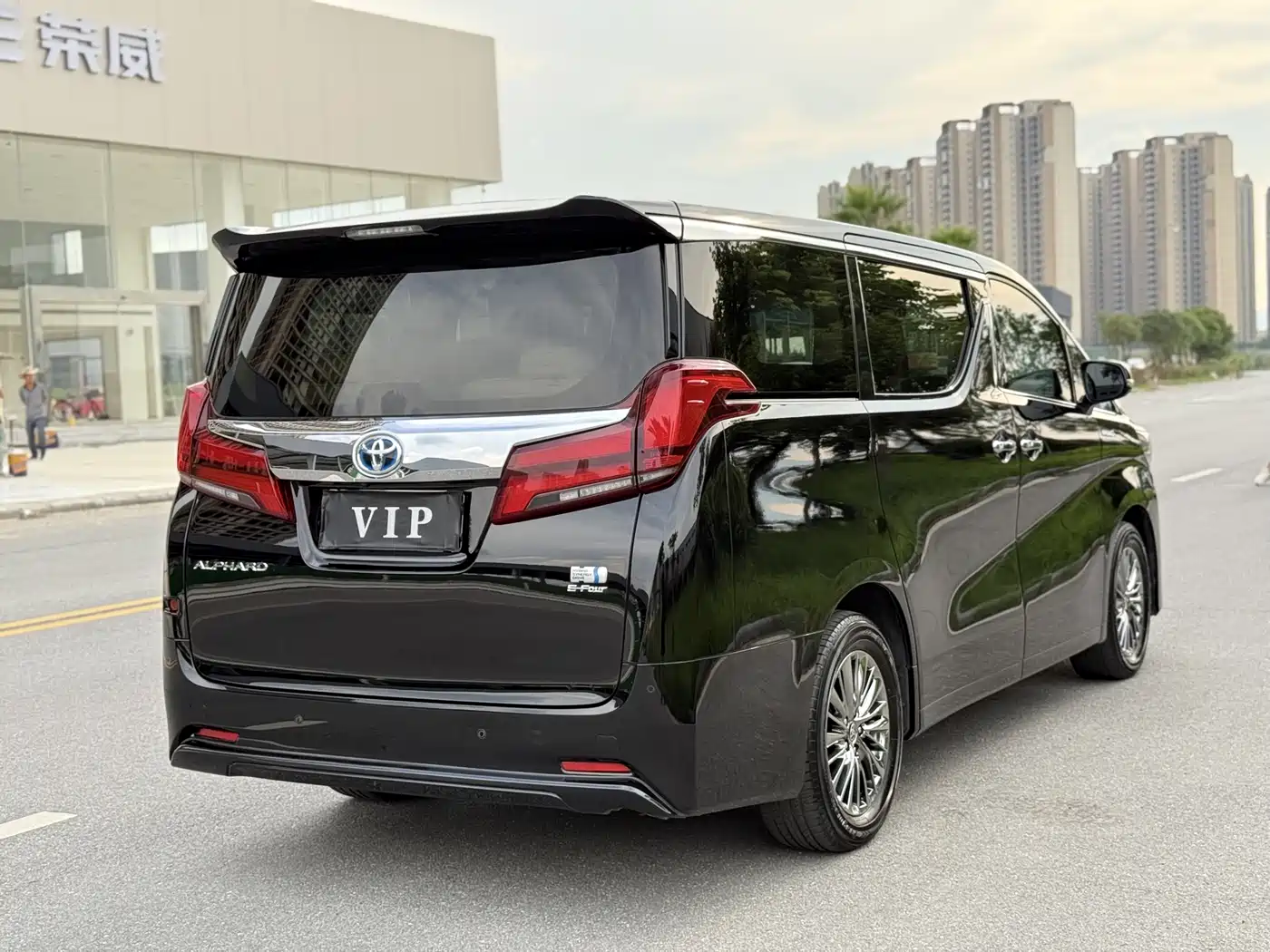 Toyota Alphard 2019 Hybrid 2.5L Luxury фото 5