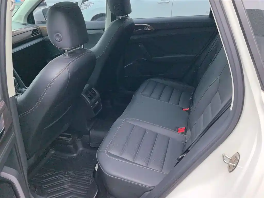 Volkswagen Tharu 2020 Model 280TSI 2WD Luxury Plus China VI фото 9