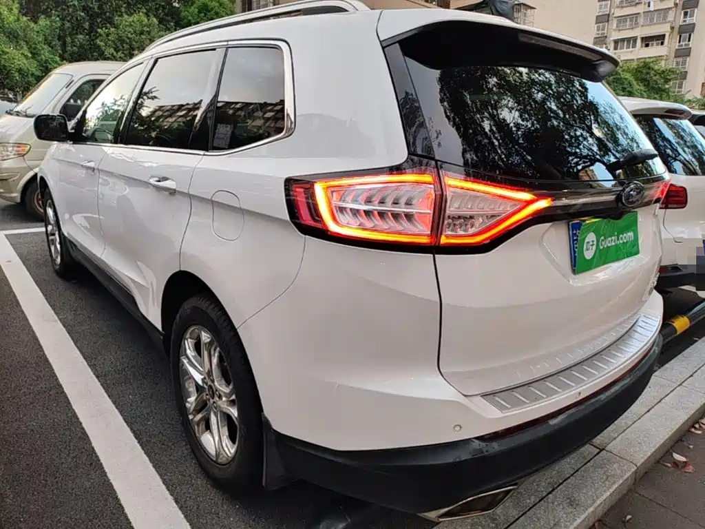 Фото 5 - Ford Edge