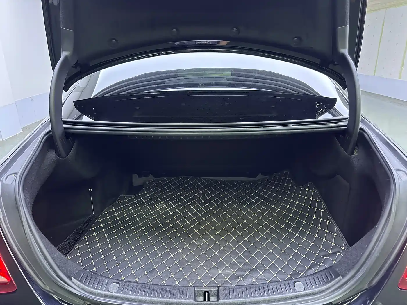 Mercedes-Benz E-Class 2016 E 200 L фото 15