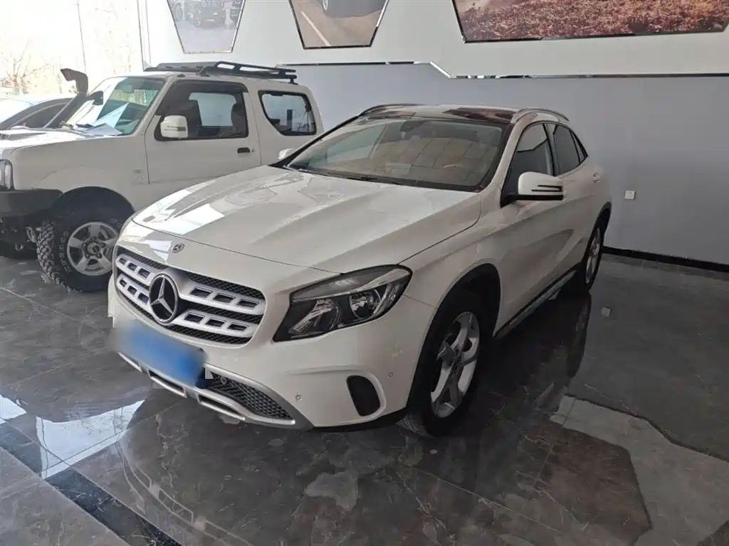 Mercedes-Benz GLA 2018 GLA 200 Dynamic фото 2