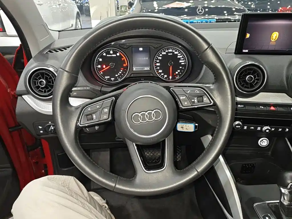 Фото 11 - Audi Q2L