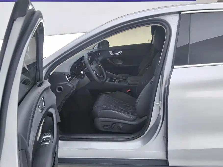 Фото 9 - Roewe D7