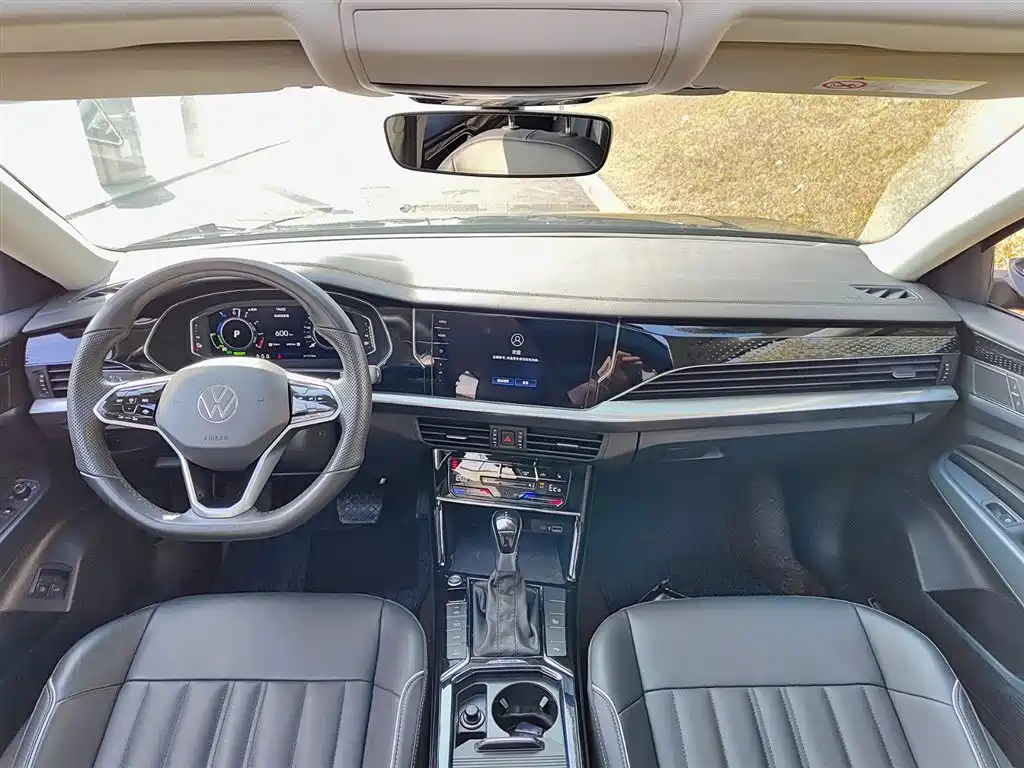 VOLKSWAGEN PASSAT NEW ENERGY