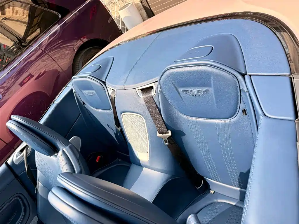 Aston Martin DB11 2020 4.0T V8 Volante фото 10
