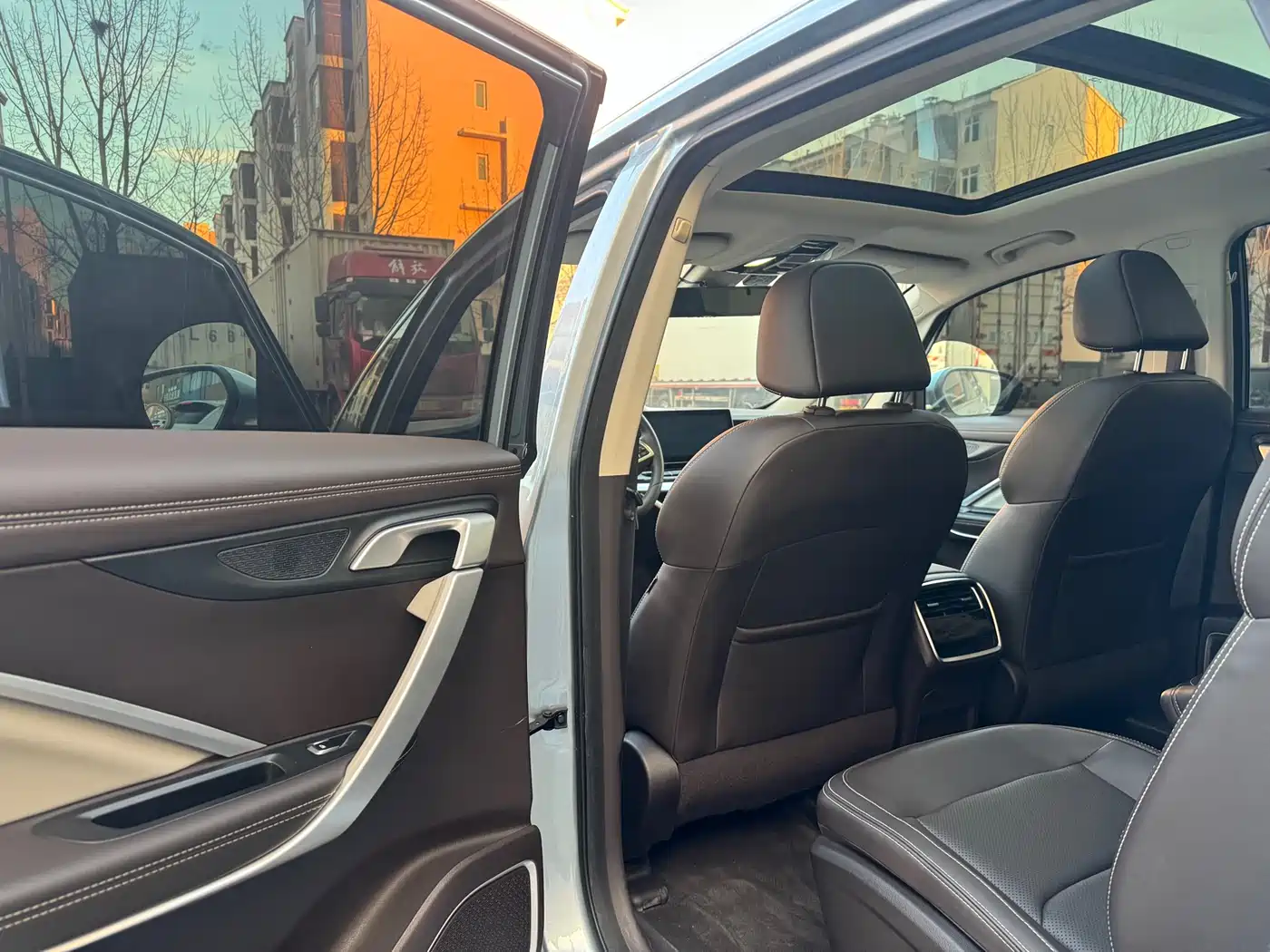 GEELY AUTOMOBILE JIAJIE