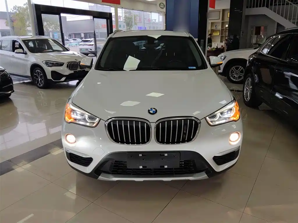 BMW X1 2018 sDrive18Li Premium Model фото 3