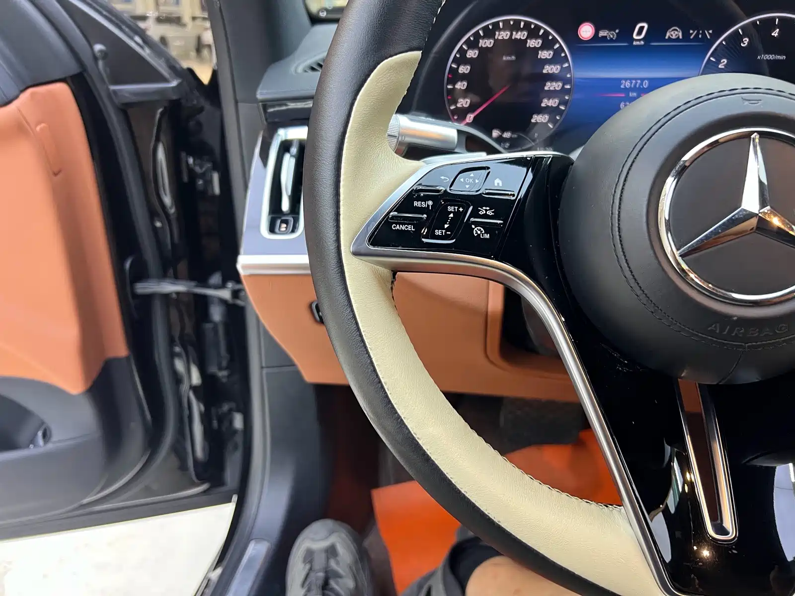 Photo 13 - Mercedes-Benz S-Class