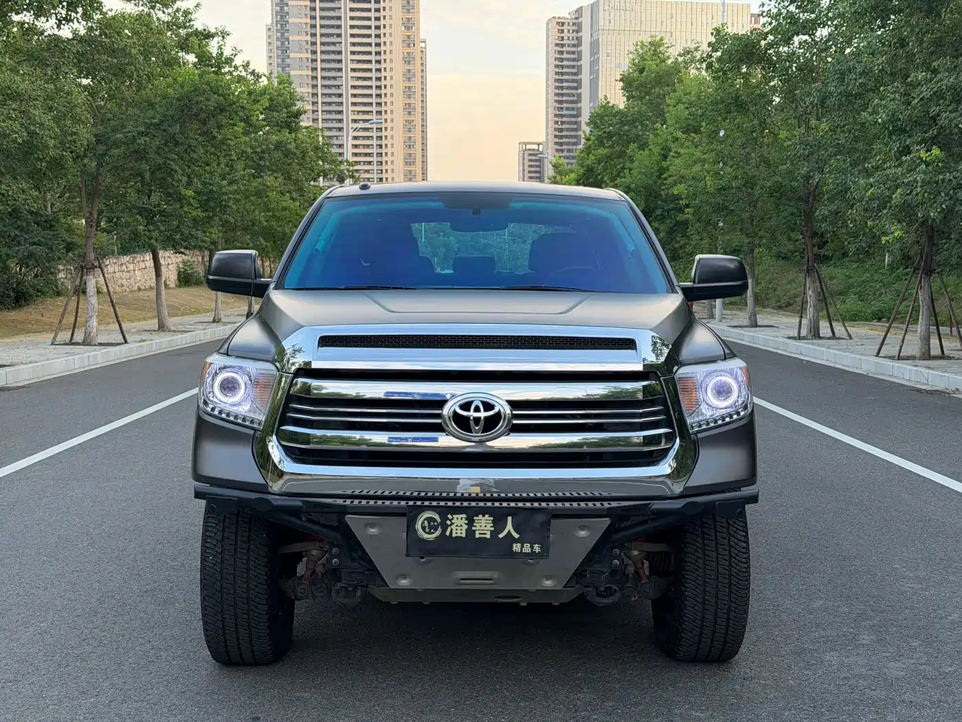 Toyota Tundra 2018 2014 5.7L SR5