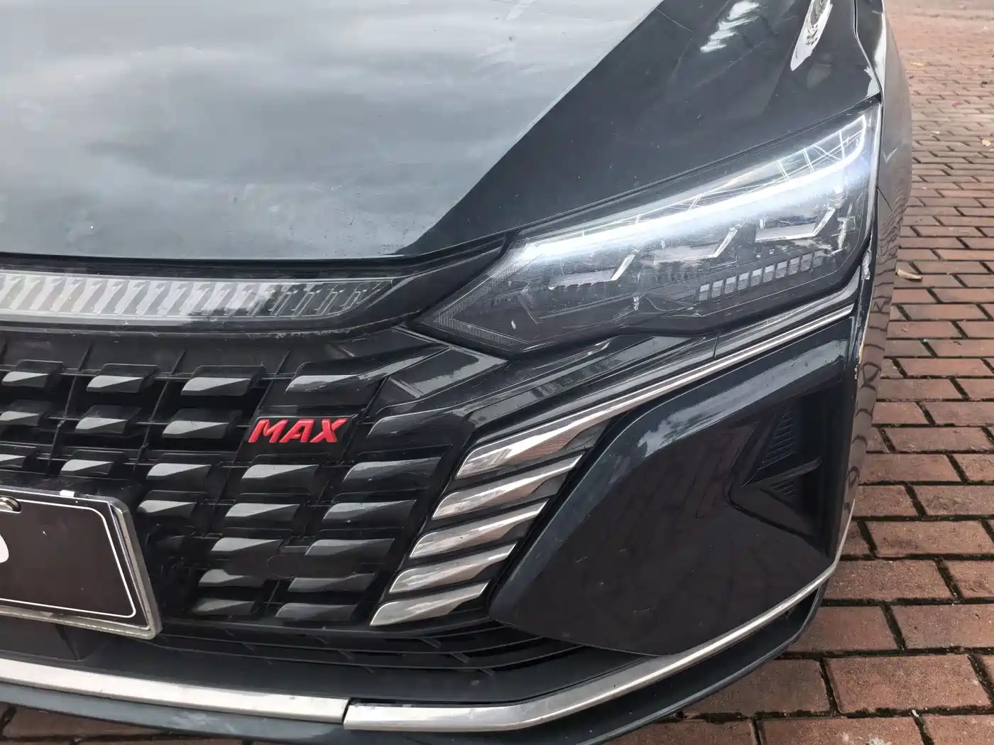 DONGFENG YI HYUN MAX