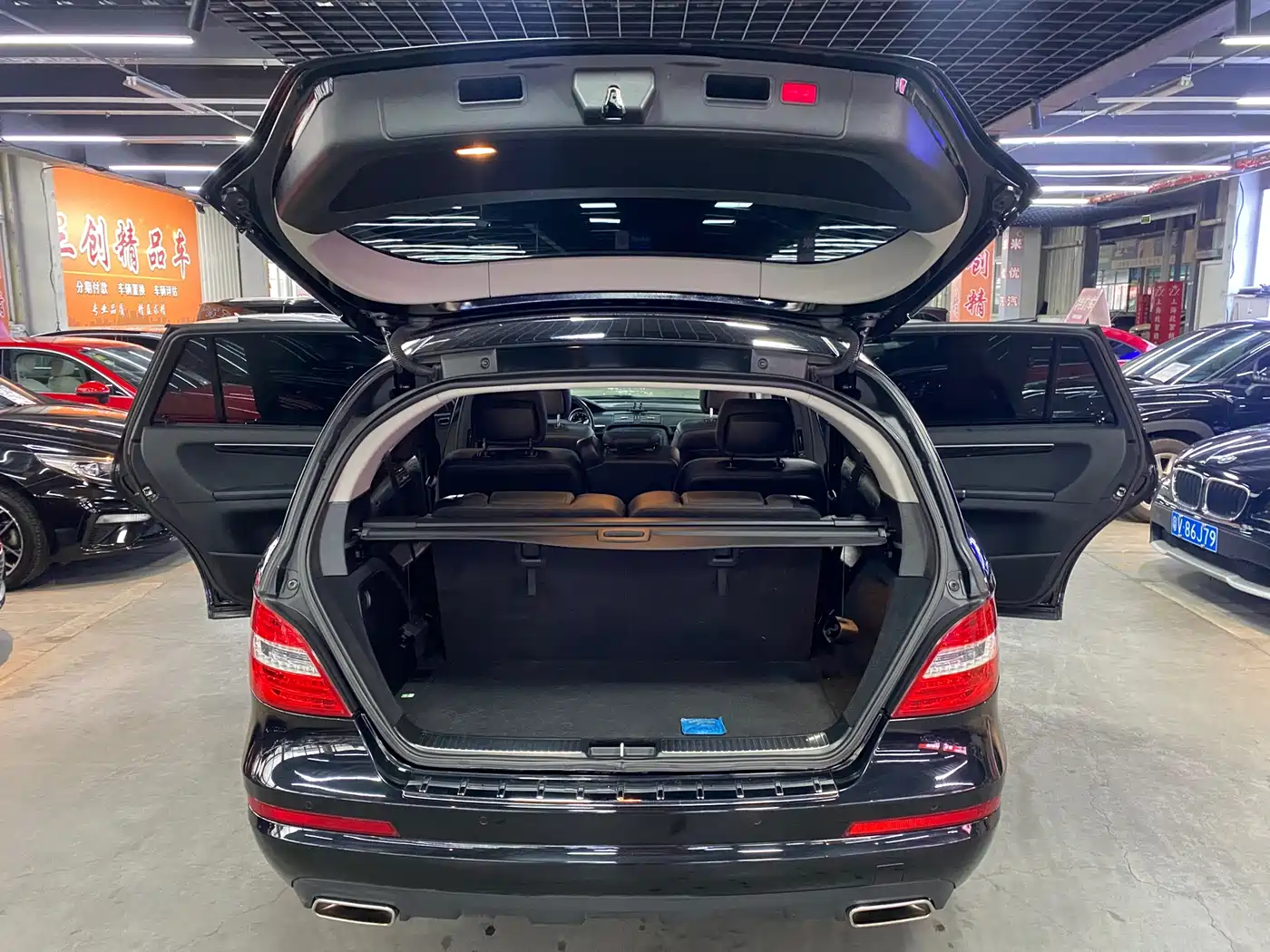 Mercedes-Benz R-Class 2017 R 320 4MATIC Business Collector's Edition фото 13