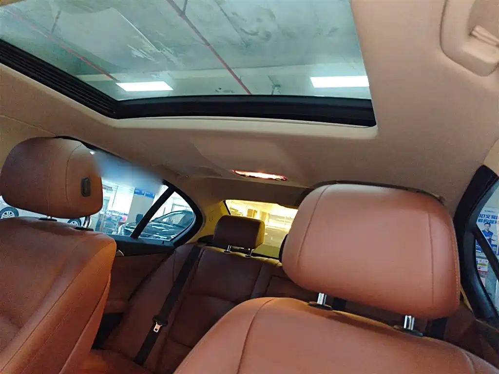 BMW 5 Series 2014 525Li Leading фото 14