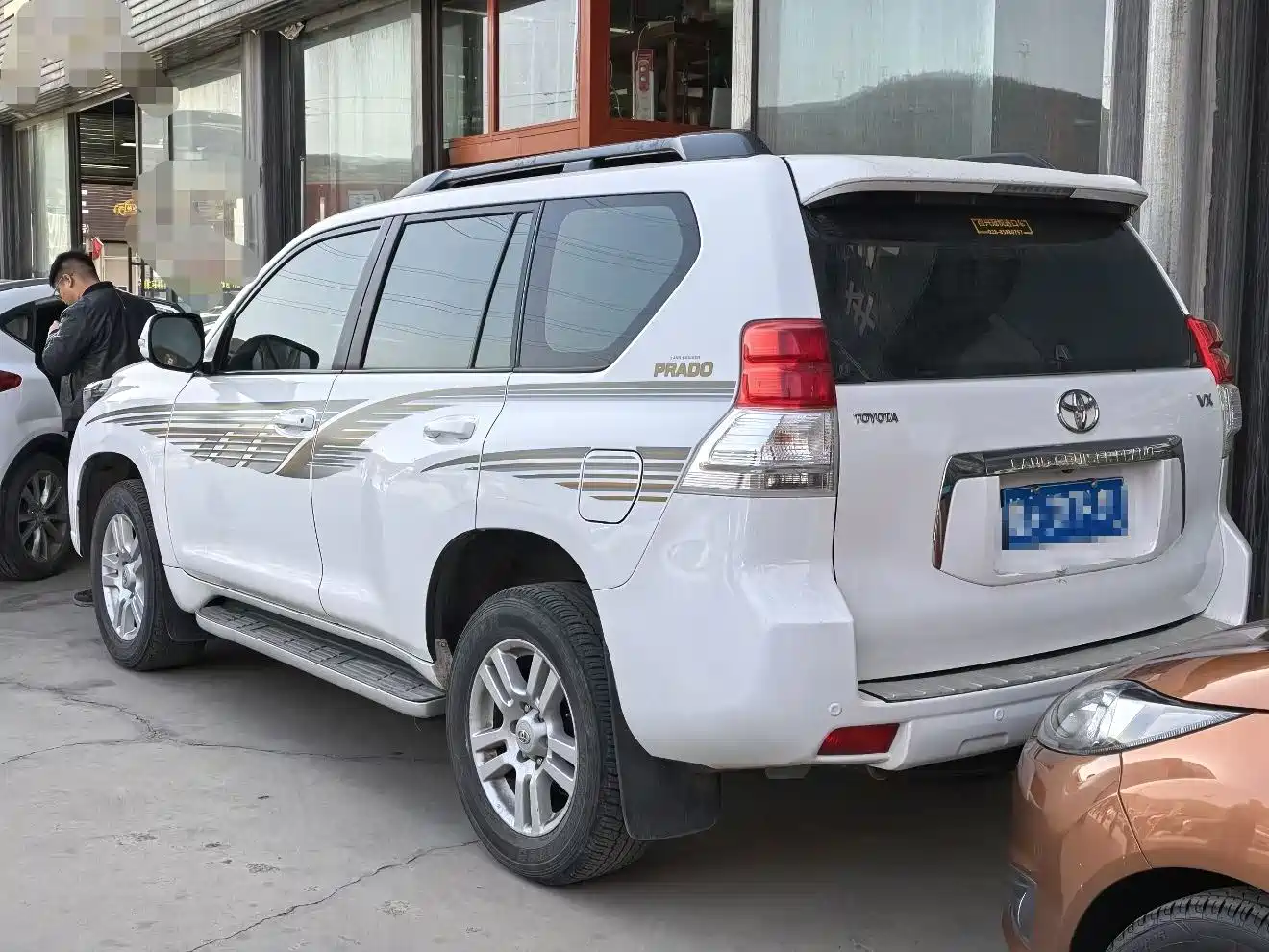 Toyota Prado 2010 4.0L Automatic VX фото 3