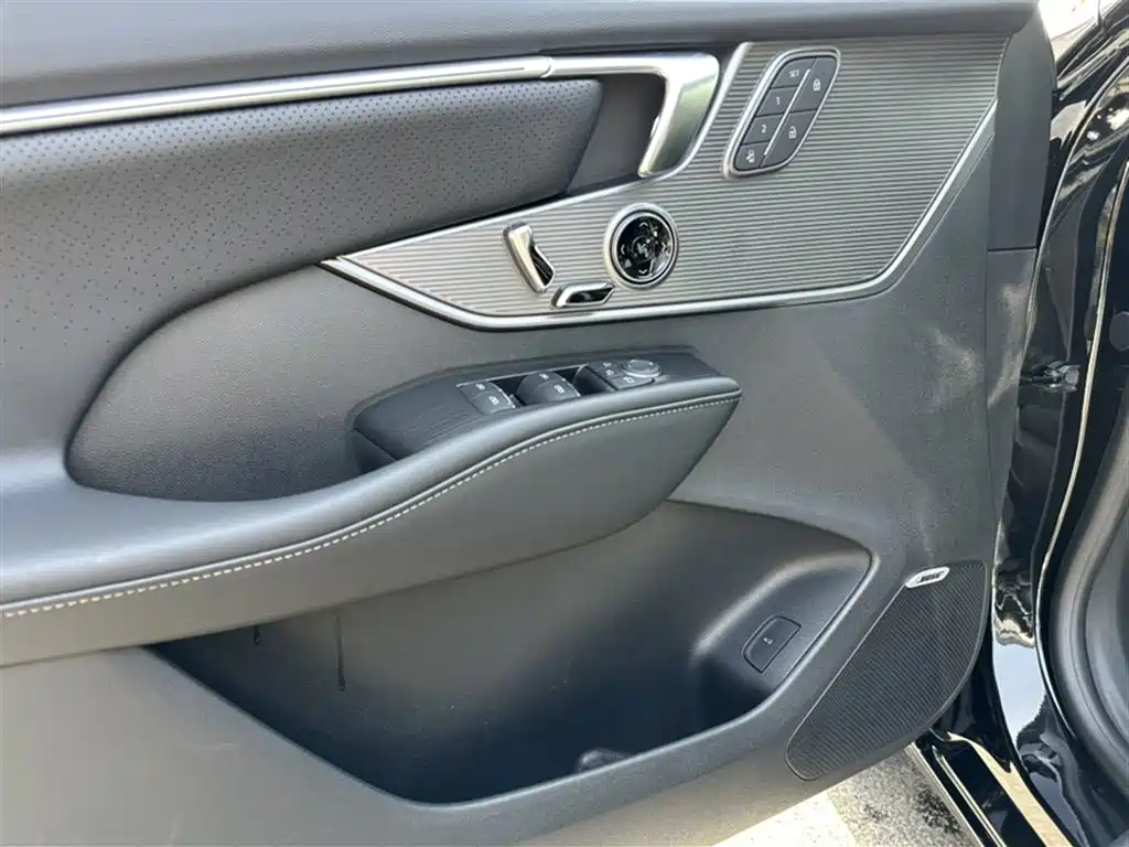 Buick LaCrosse 2023 Avenir Edition фото 23