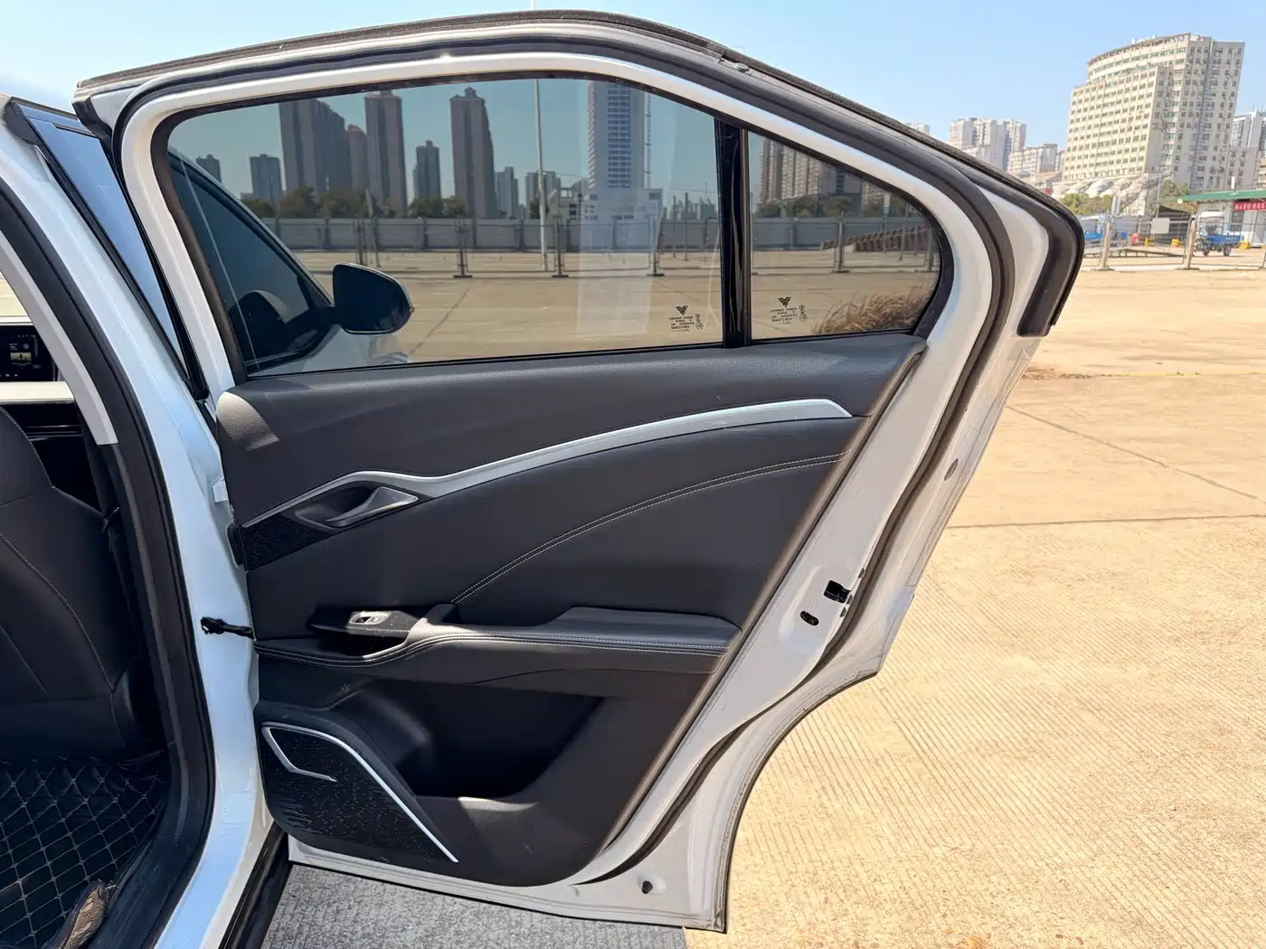 NEZHA AUTOMOBILE NEZHA U