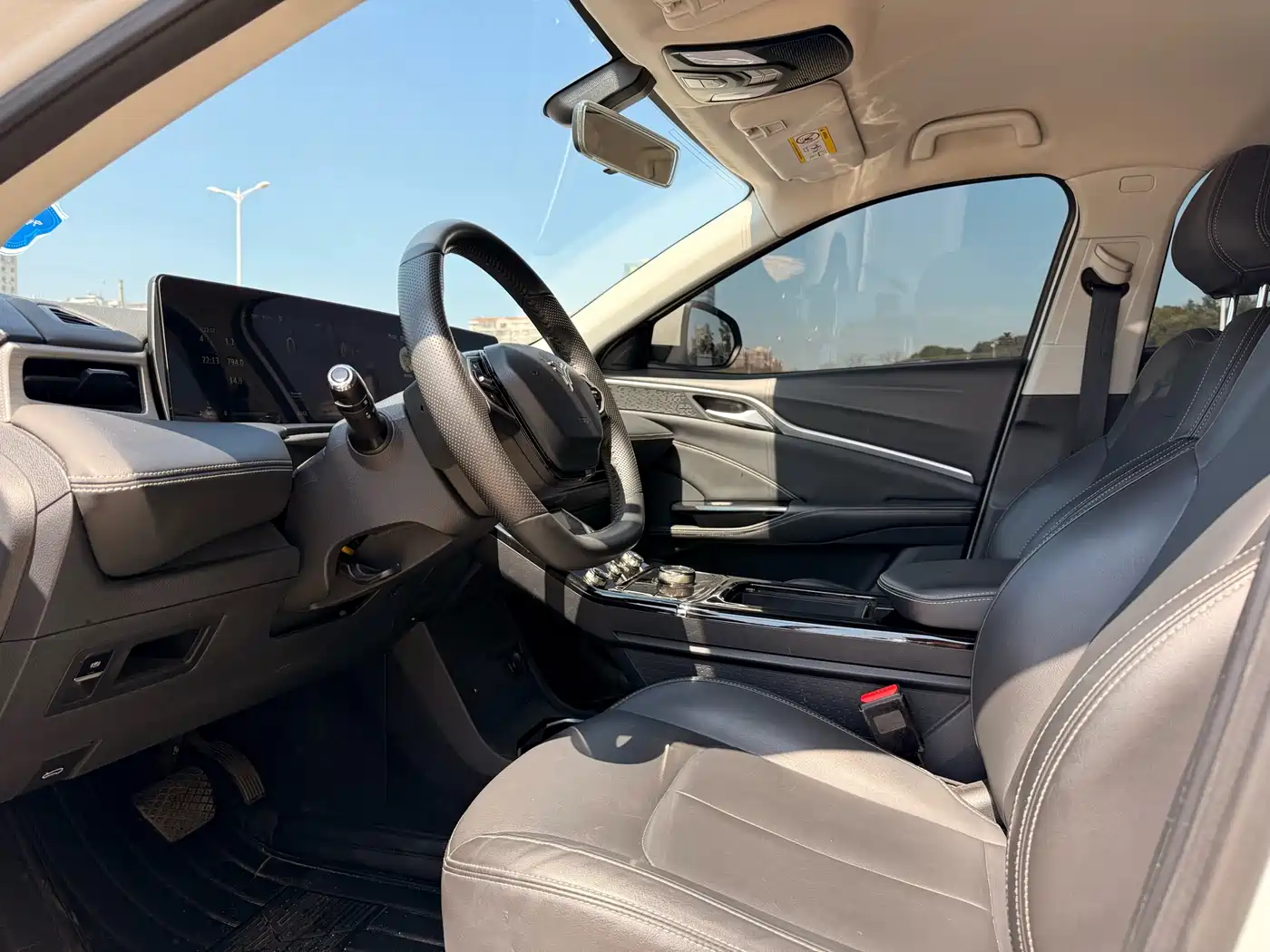 NEZHA AUTOMOBILE NEZHA U