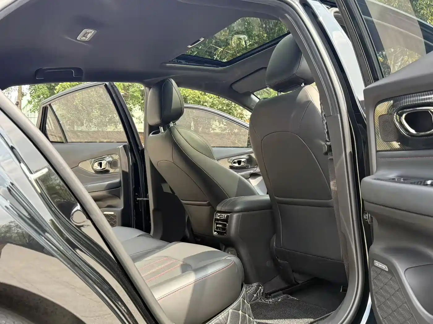 GAC Trumpchi Trumpchi Emkoo 2023 270T DCT J15 Edition фото 9
