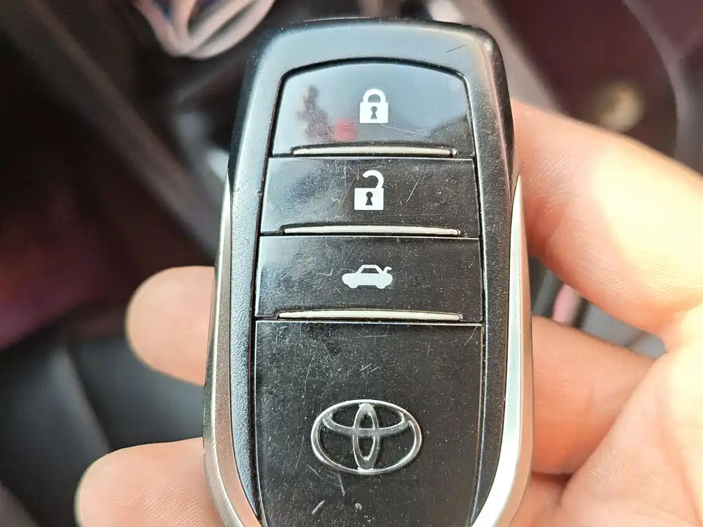 Toyota Corolla 2018 1.2T S-CVT GL-i Smart Shine Edition фото 17