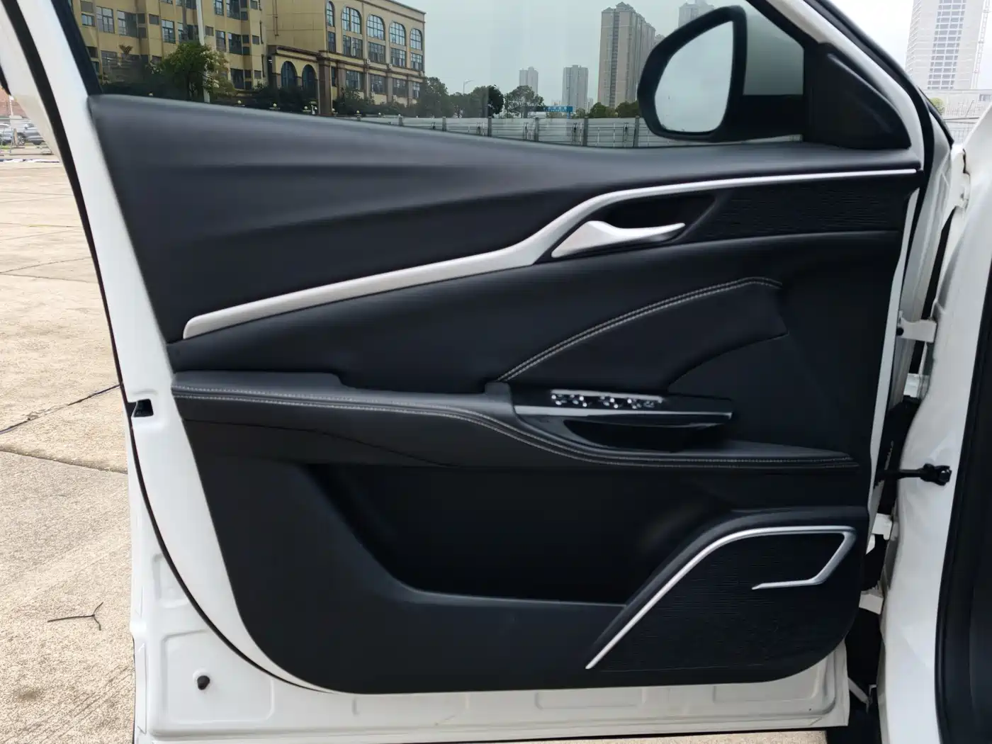 NEZHA AUTOMOBILE NEZHA U