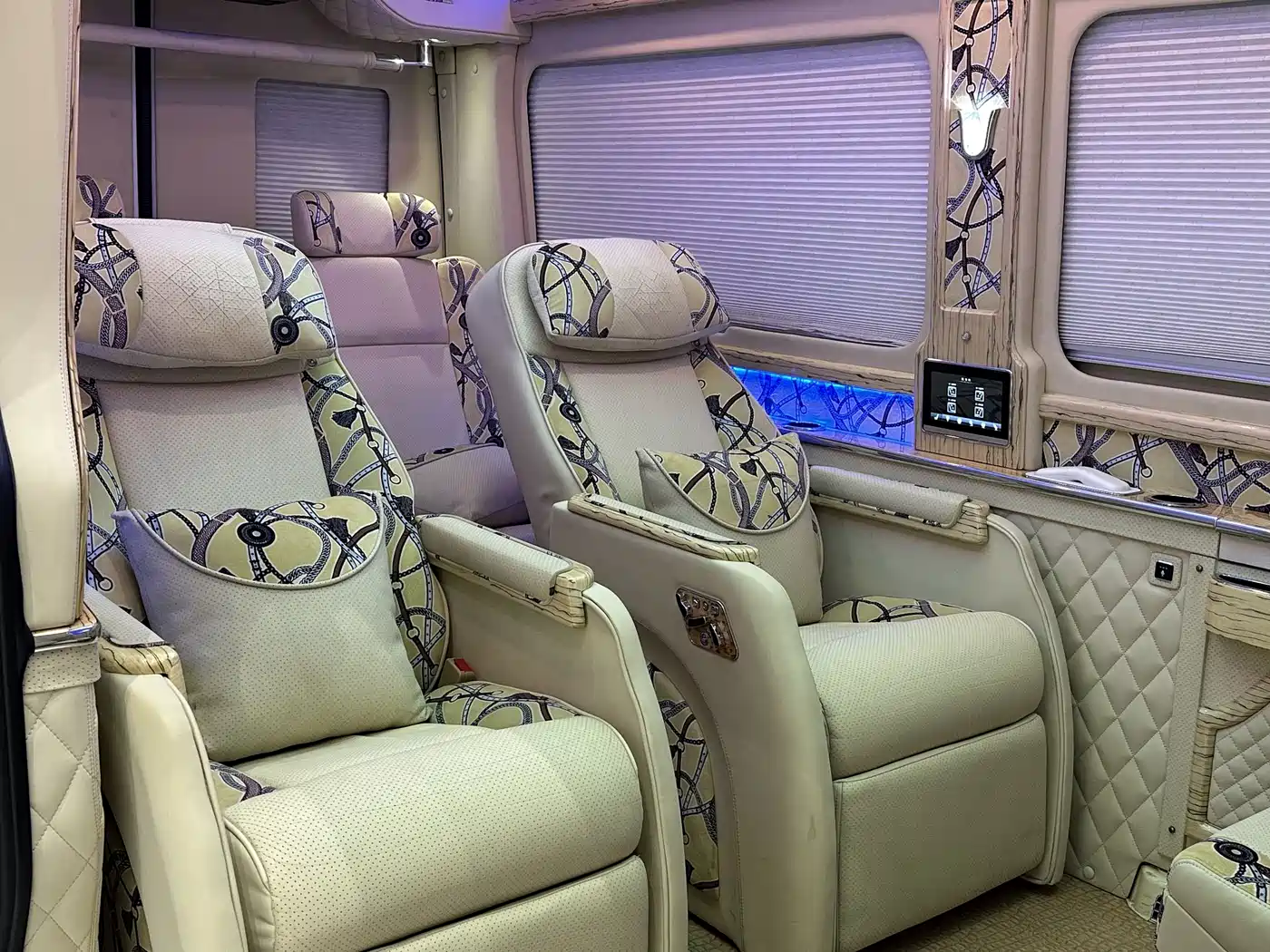 Mercedes-Benz Sprinter 2016 2.1T Comfort Tour Long Wheelbase Extended Version фото 9