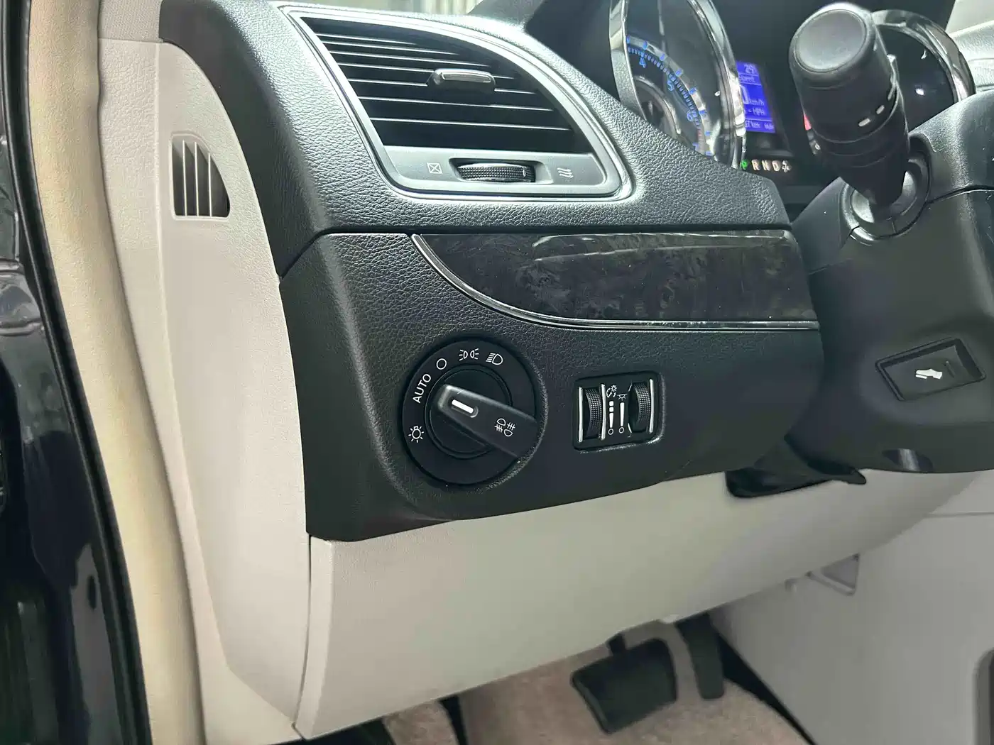 Chrysler Pacifica 2013 2013 3.6L Luxury Edition