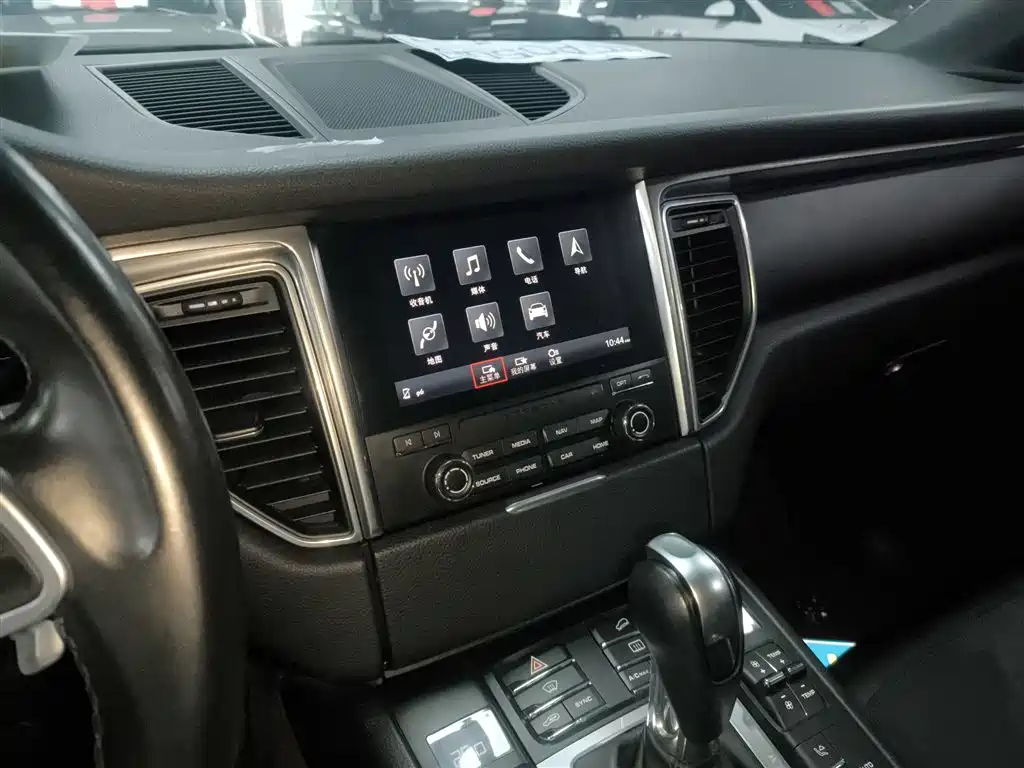 Porsche Macan 2017 Macan 2.0T фото 9