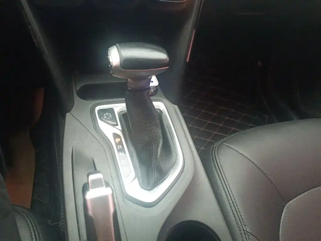 GAC Trumpchi Trumpchi GS4 2015 200T G-DCT Elite Edition фото 14
