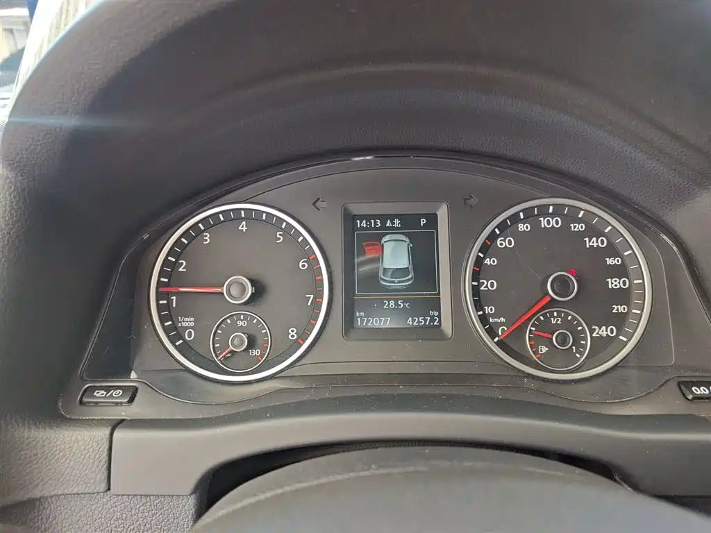 Volkswagen Tiguan 2015 1.8TSI Automatic 2WD Highline фото 8