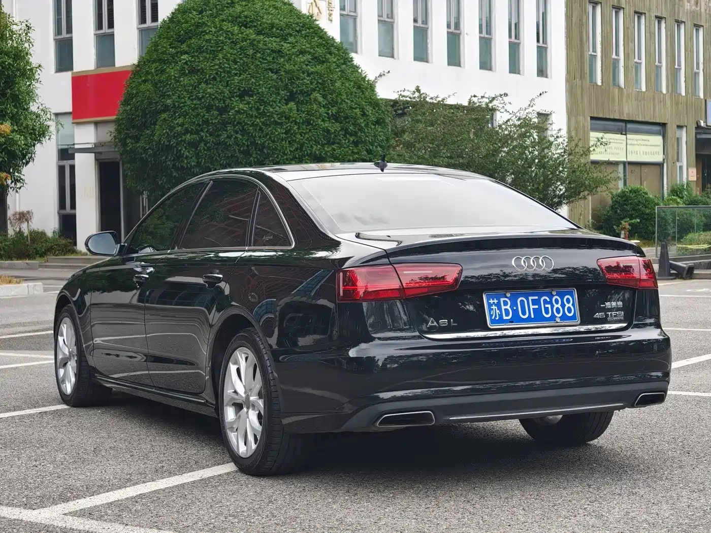 Фото 4 - Audi A6L