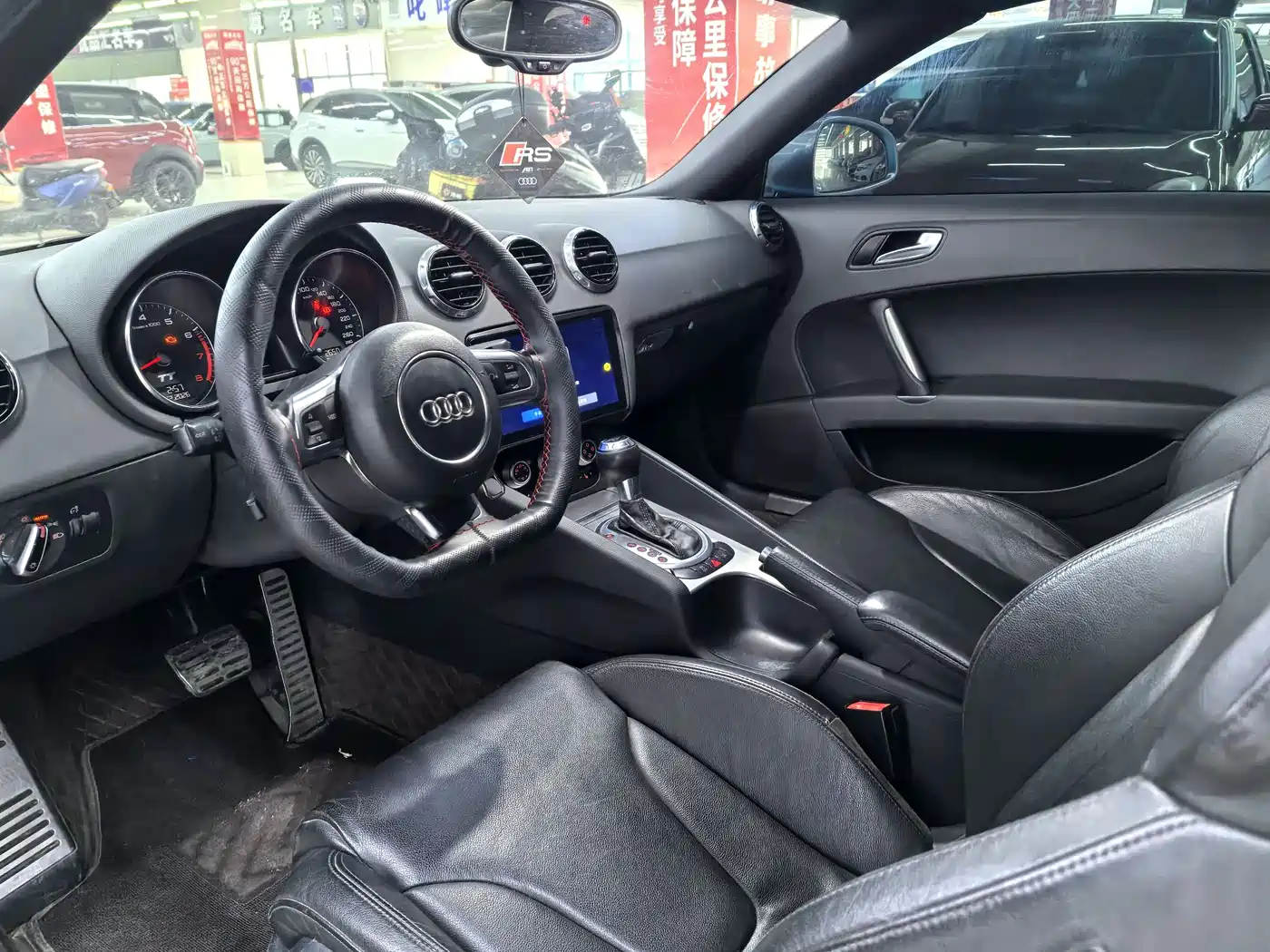 Audi TT 2011 TT Roadster 2.0TFSI фото 13