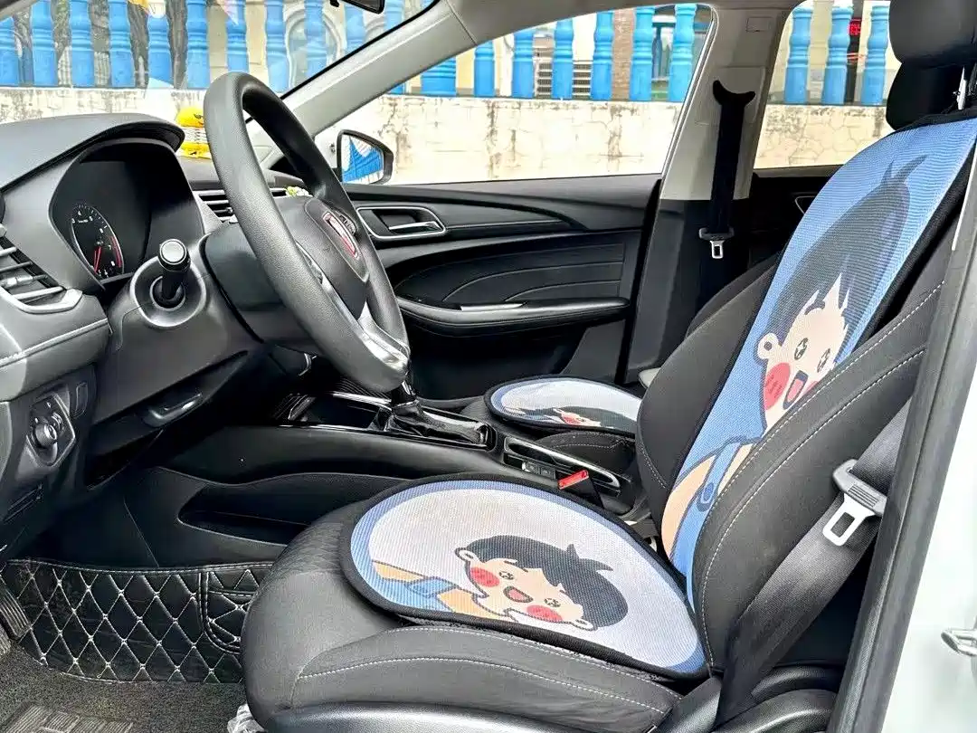 Фото 4 - Roewe i5