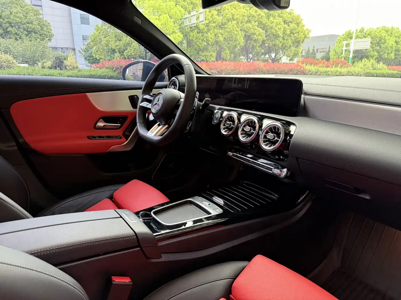 Mercedes-Benz A-Class AMG (Import) 2024 AMG A 35 4MATIC фото 10
