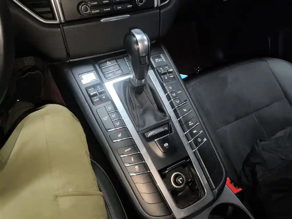 Porsche Macan 2017 Macan 2.0T фото 10