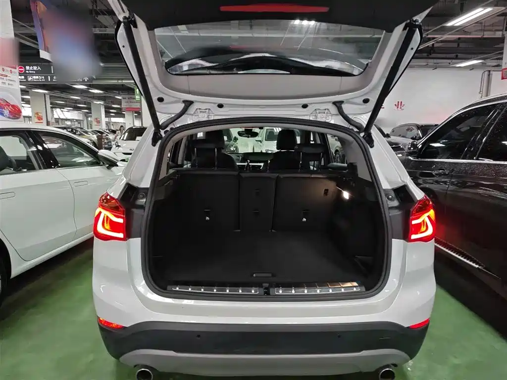 BMW X1 2019 sDrive20Li Leading Model фото 15