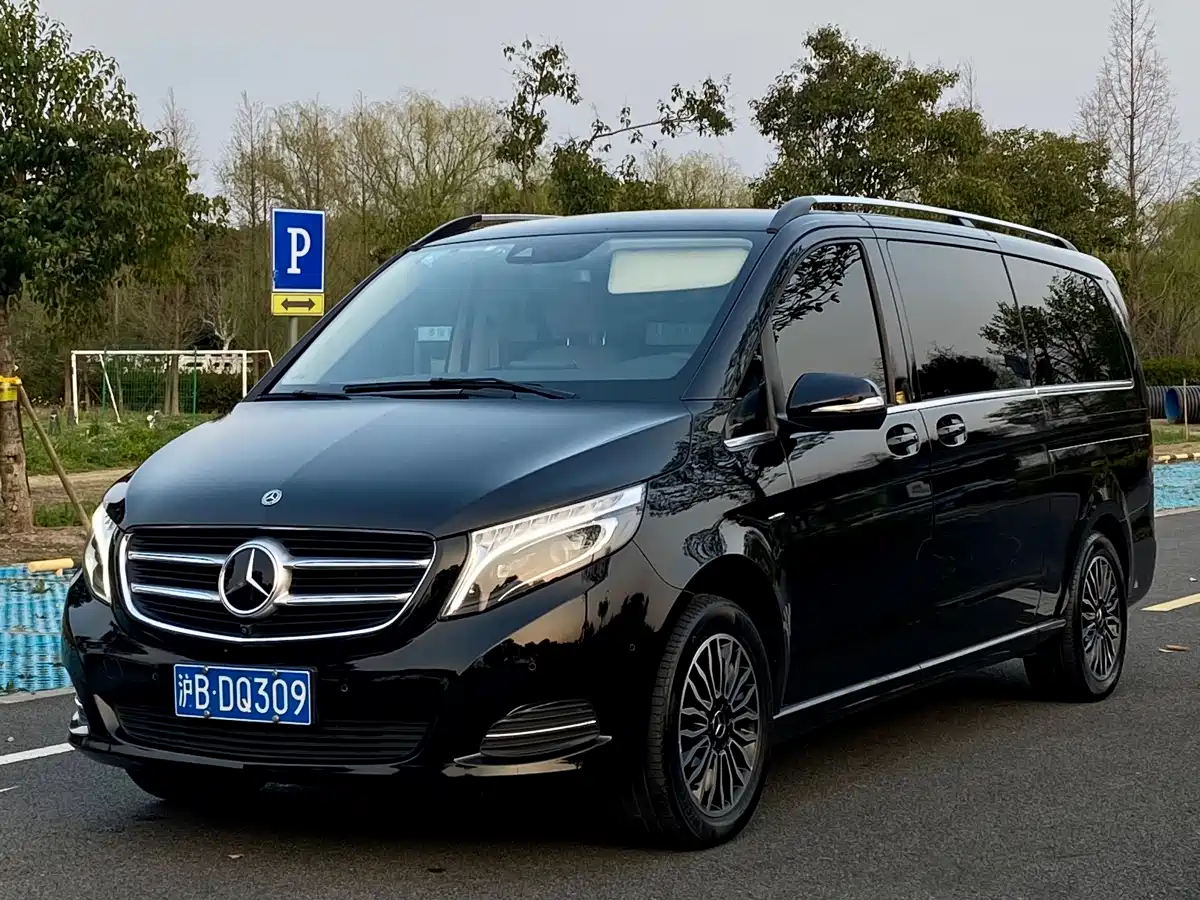 Mercedes-Benz V-Class 2017 Model V 260 L Premium Extended Edition