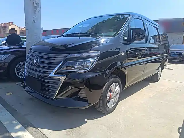 Forthing Lingzhi M5L 1.6L, базовая, 7 мест