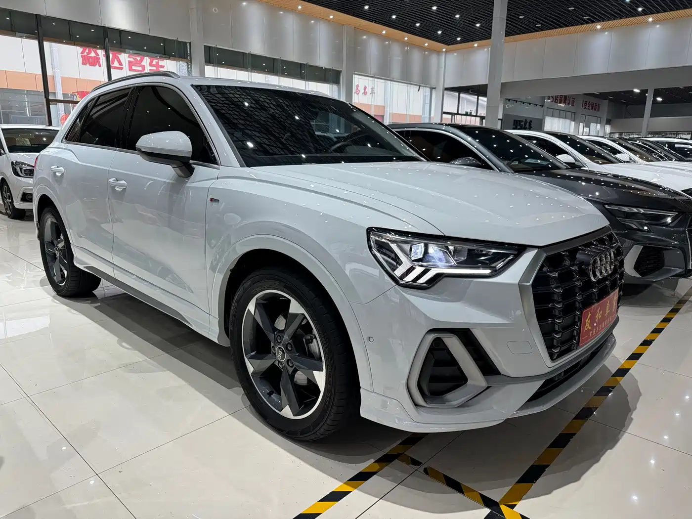 Audi Q3 2023 35 TFSI Fashion Dynamic Model (1.5T) фото 3