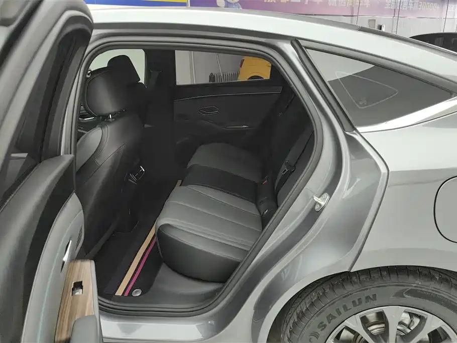 BYD Qin L 2024 DM-i 80KM Leading Edition фото 11
