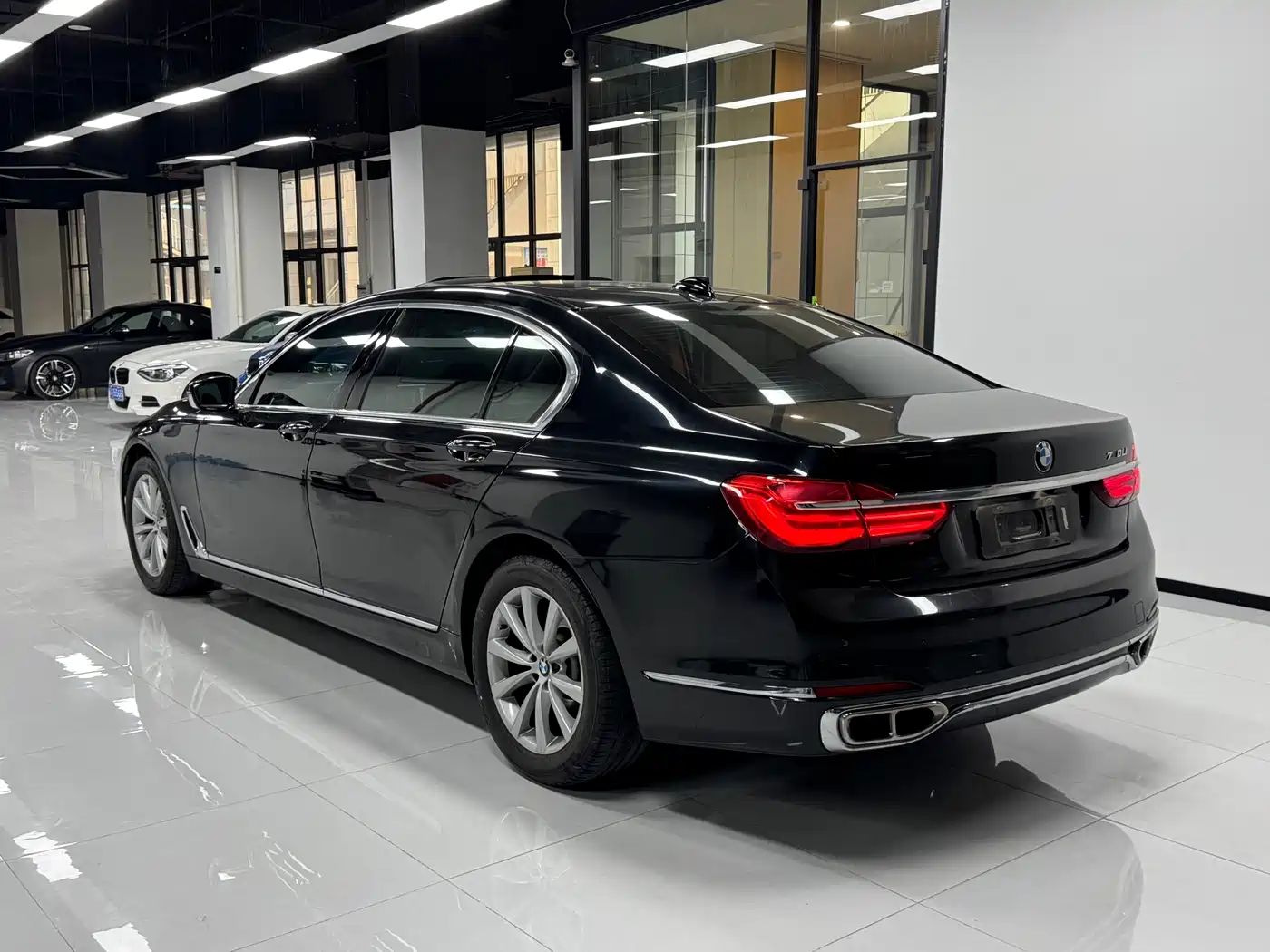 BMW 7 Series 2016 730Li Luxury фото 4