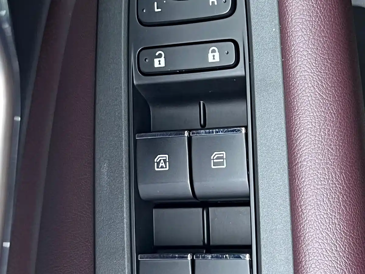 GAC Trumpchi M6, миниатюра 7