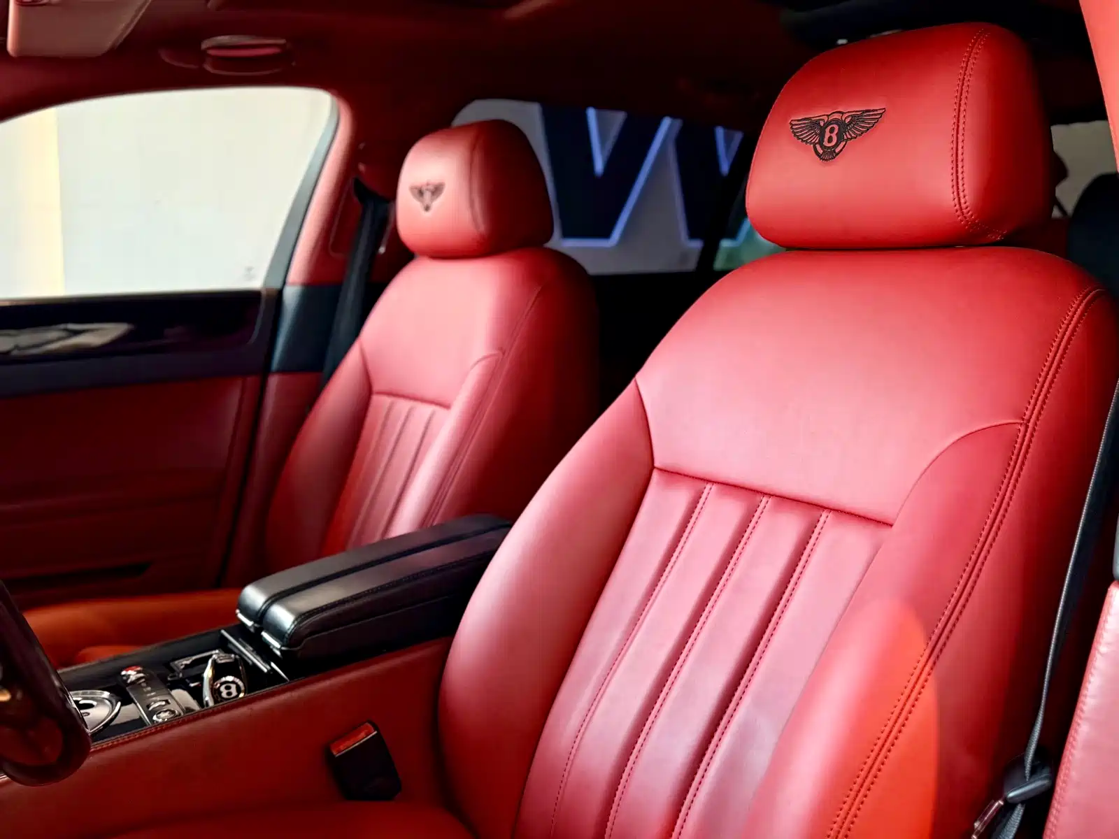 Фото 9 - Bentley Flying Spur